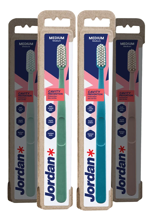 Jordan Clean Smlie Care Tannbørste Medium – 1 stk. v:8403600 Jordan Clean Smlie Care Tannbørste Medium – 1 stk. v:8403600